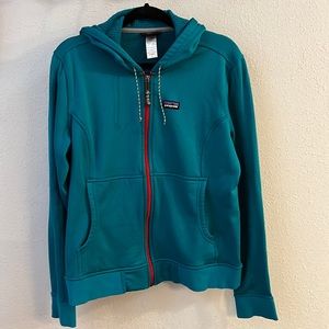 Patagonia women’s versatile R1 fleece hoody!